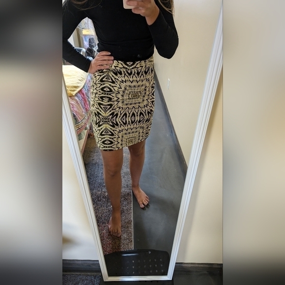 💕3 For 12 💕Etcetera Skir (Black and yellow) - Picture 5 of 6